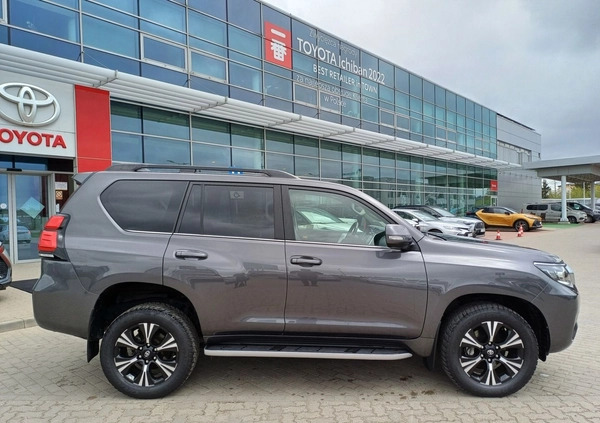 Toyota Land Cruiser cena 239900 przebieg: 93161, rok produkcji 2019 z Krasnobród małe 46